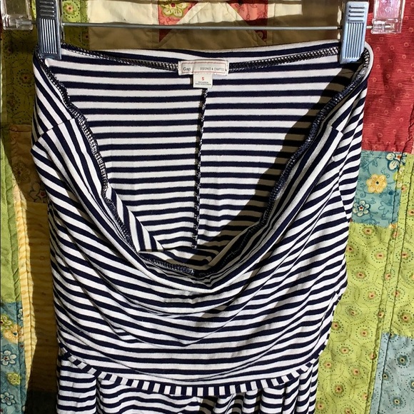 Versatile, striped, strapless dress - Picture 4 of 5